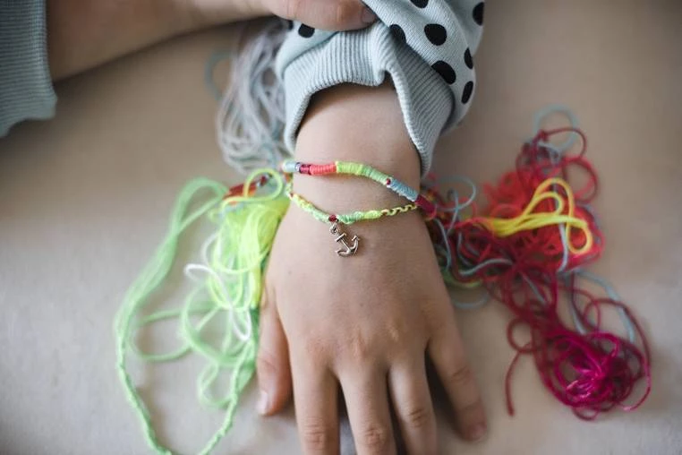 JANOD NEONOWE BRAZYLIJSKIE BRANSOLETKI